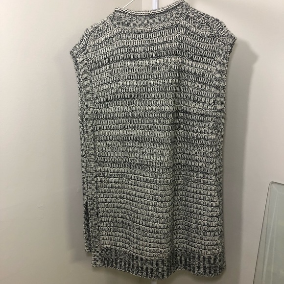 ROOTS CANADA Grey Wool Sleeveless Crewneck Sweater - Picture 6 of 7